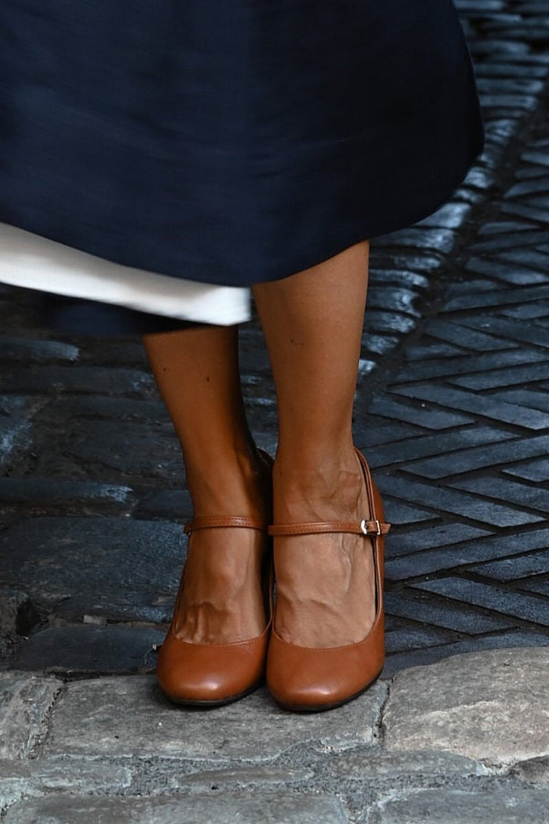 Bravina - Sandalias cotidianas con tiras en pequeño tacón